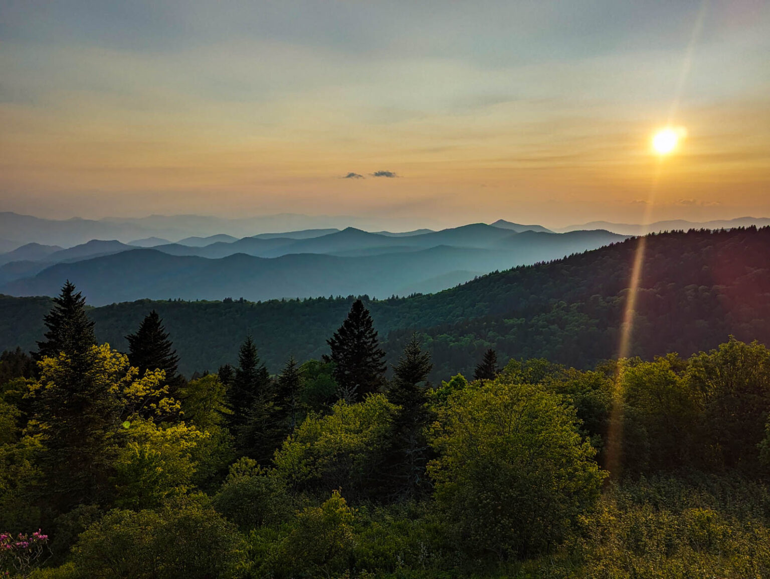 14 Best Blue Ridge Parkway Overlooks for Beautiful Sunsets